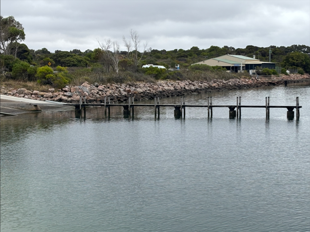 Boat ramp jetty works begin at Bandy Creek image